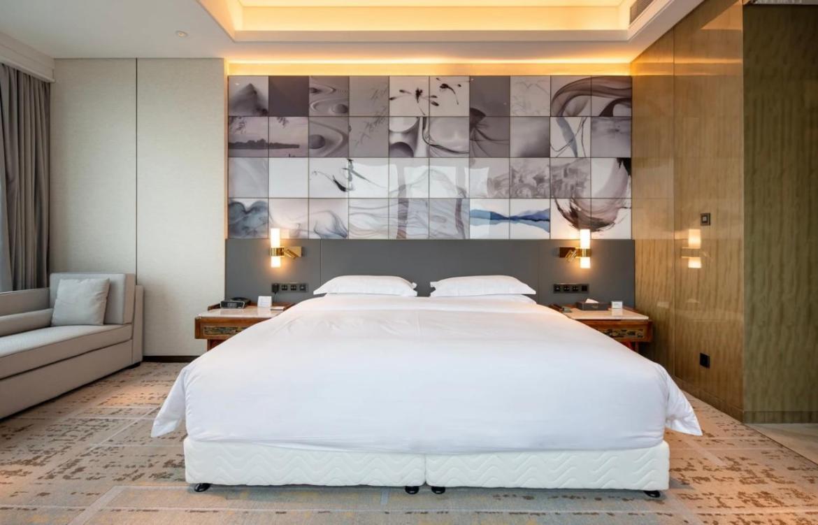 Wyndham Grand Suzhou Fenhu Hotel Xinta Bagian luar foto